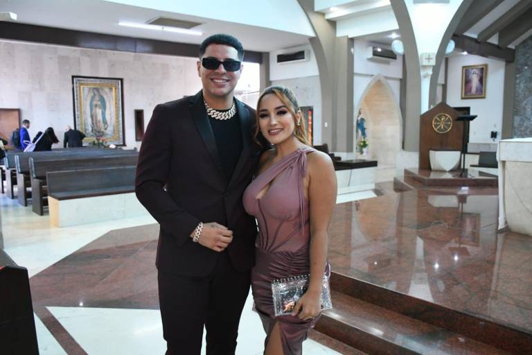 Celebridades de la música regional acuden a boda de Beto Sierra