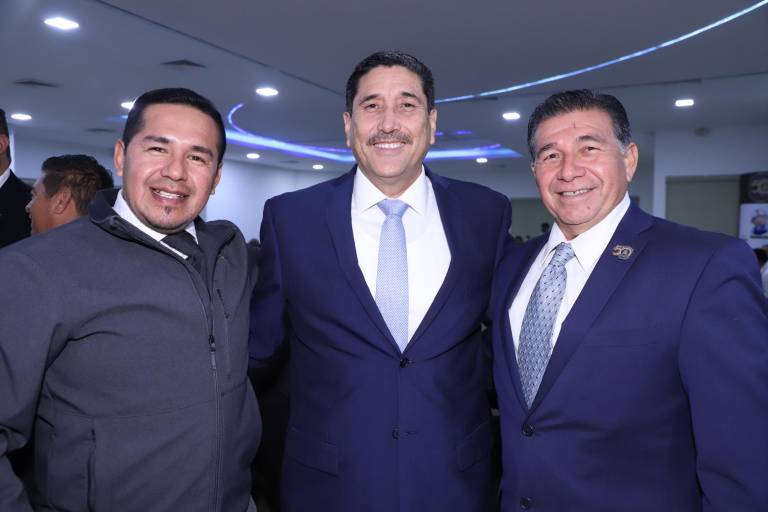 Asume presidencia de Colegio de Ingenieros Civiles