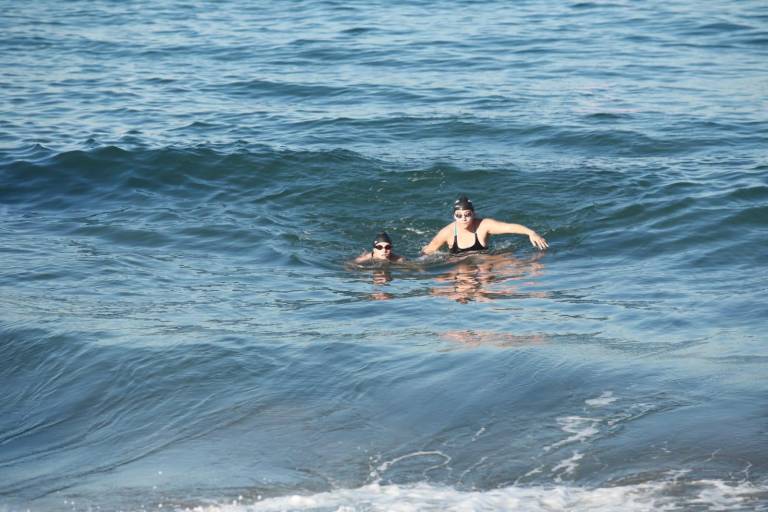 Sellan nadadores mazatlecos boleto al Estatal de Aguas Abiertas