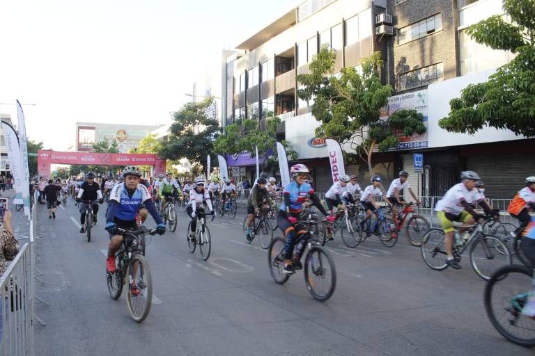 Un millar de ciclistas participan en el Gaxgo Tour Culiacán 2022