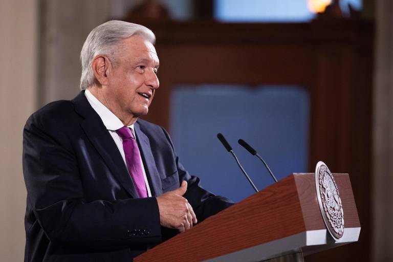 Consejería impugna resoluciones del INE para no hablar de Xóchitl; AMLO dice no saber
