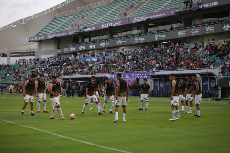 Ambiente de fiesta total para presenciar el ‘Clásico de Sinaloa’