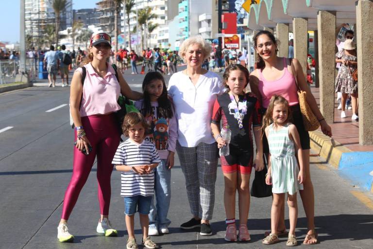 Disfrutan del Red Petroil AsTri Internacional Mazatlán 2023