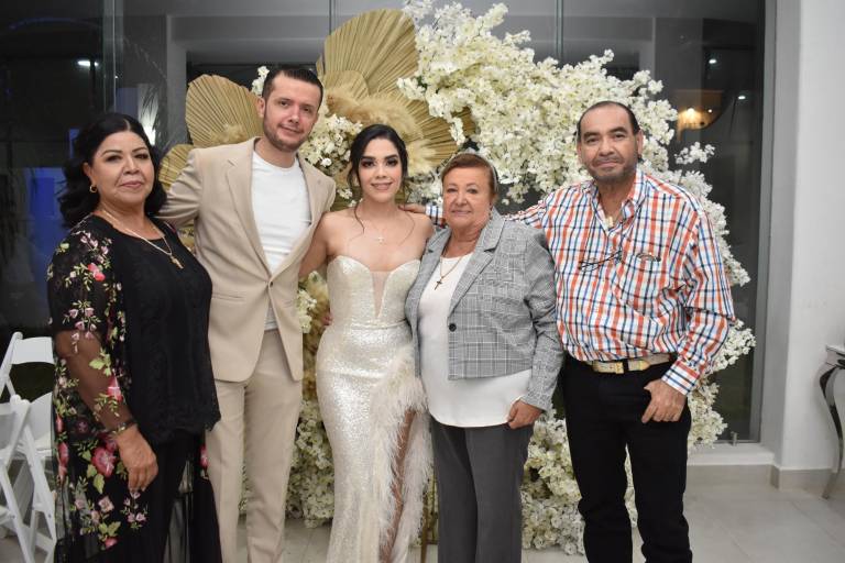 Despiden Alegría Peña y Manuel de Jesús Serrano su soltería