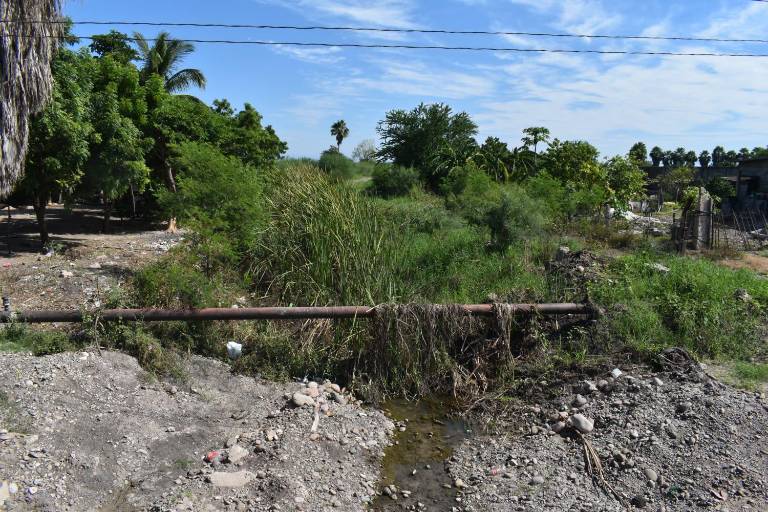 Lluvias que generó tormenta ‘Norma’ inundaron ejido en Culiacán porque Ayuntamiento no limpió dren