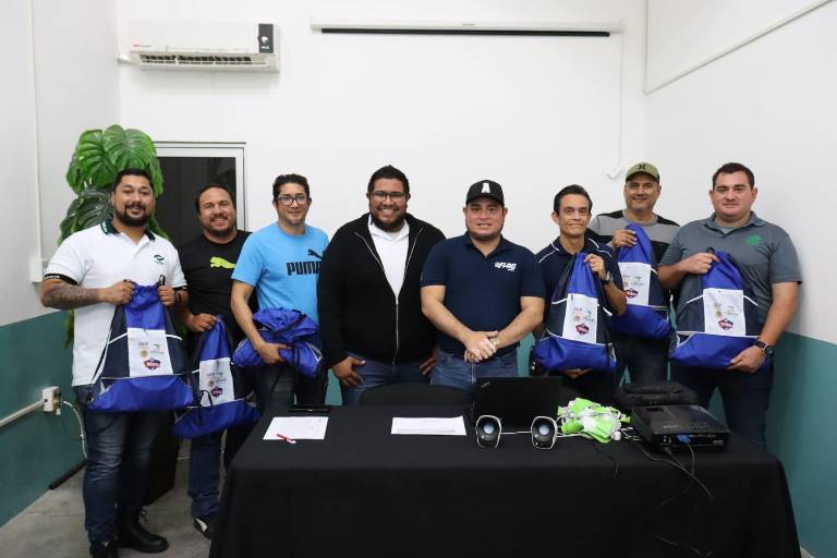 Alistan ofensiva equipos mazatlecos en la Liga Escolar Tochito NFL