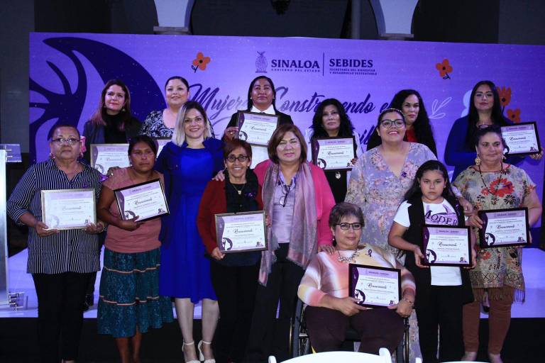 Reconocen a mujeres que Construyen Bienestar