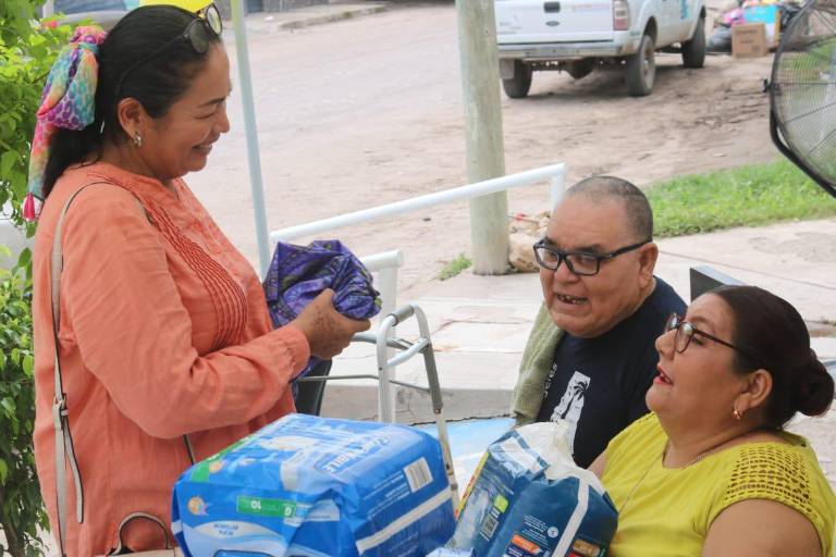 Recolectan casi 3 mil pañales para asilo de ancianos de Escuinapa