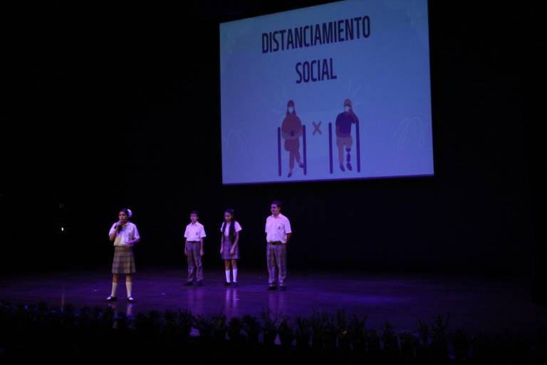 Reflexionan alumnos del Sebec en torno a la pandemia en la Expo Macro 2023