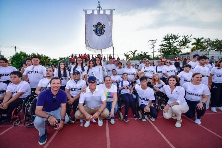 Delegación mazatleca de paratletas recibe abanderamiento para Juegos Estatales
