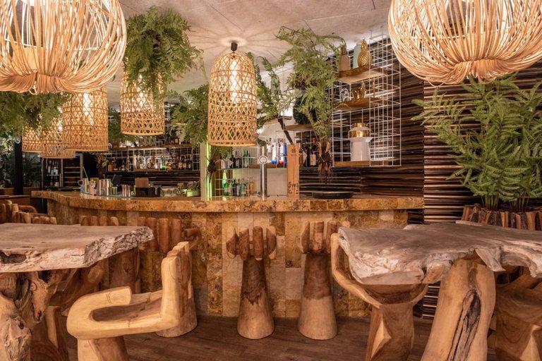 Así pidió Christian Nodal la mano de Belinda en impresionante restaurante