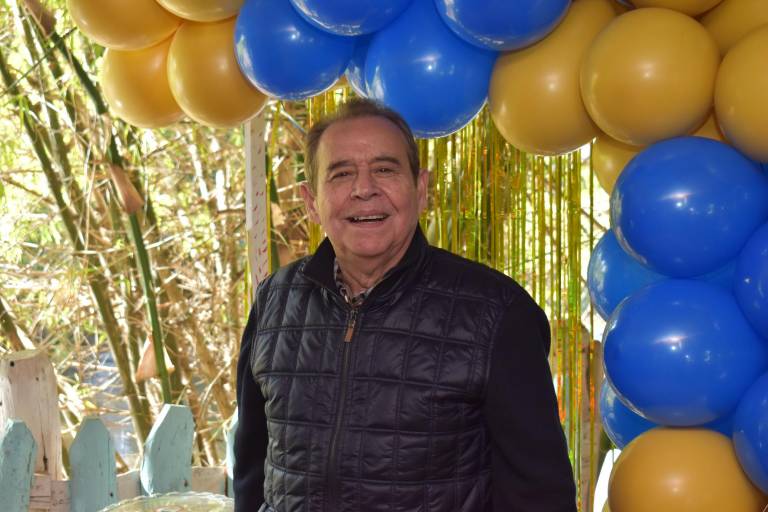 Disfrutan reunión ex alumnos de la generación 62-64 de la Preparatoria UAS