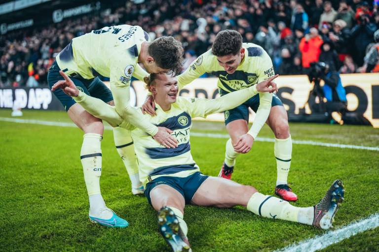 Manchester City saca tres sufridos puntos de Selhurst Park