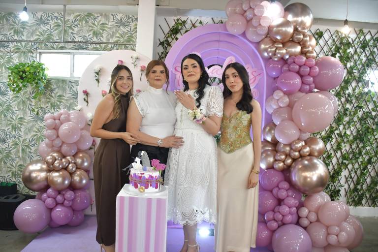 Organizan shower para Anahí de Jesús Cázarez Urías