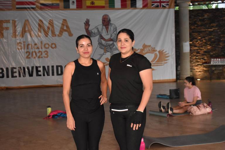 Disfrutan miembros de Ludus Magnus y FIAMA de una sesión de acondicionamiento masivo