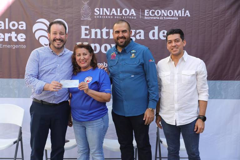 Entregan en San Ignacio apoyos económicos a comerciantes y restauranteros