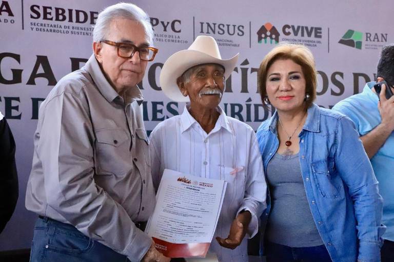 Entrega Rocha 2 mil 864 títulos de propiedad en Choix y El Fuerte; por primera vez se beneficia a familias indígenas con sus escrituras