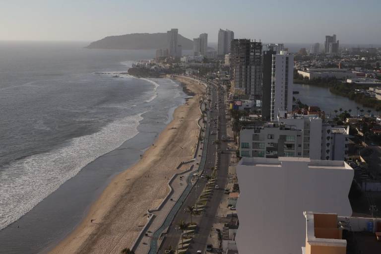 De la renuncia de Santiago Niego, de AMLO en Nueva York y Salma Hayek de heroína, de las noticias para esta mañana