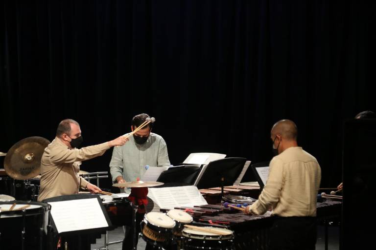 Disfrutan ‘Obras de concurso’ con SAFA Ensamble de Percusiones