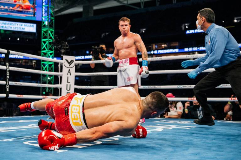 Canelo Álvarez se encuentra entre los deportistas más afectados por la pandemia, según Forbes