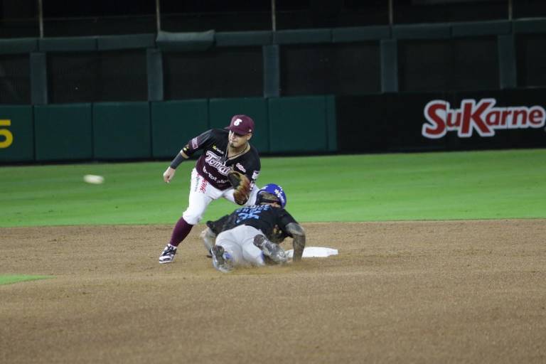Tomateros sufre ante Yaquis su primera derrota en casa