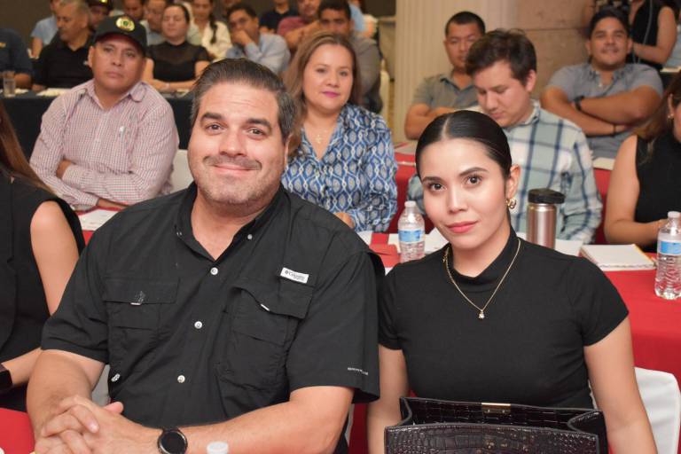 Aprenden a ser mejores empresarios y vendedores con Mauricio Benoist