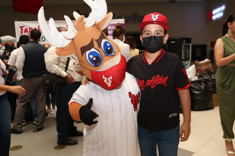 Mazatlecos demuestran su solidaridad en el Tapatón 2022