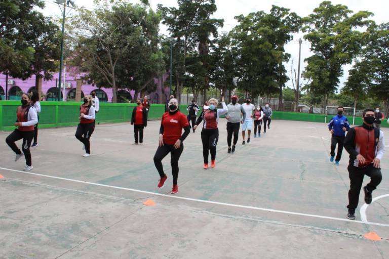 Personal del Imdec y del Salón de la Fama vuelven a la activación física