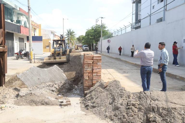 Supervisan colector Jabalíes Norte; Alcalde de Mazatlán señala que la realiza empresa ‘que ha quedado mal’