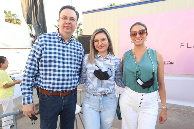 Colocan primera piedra de Flamingo Tower