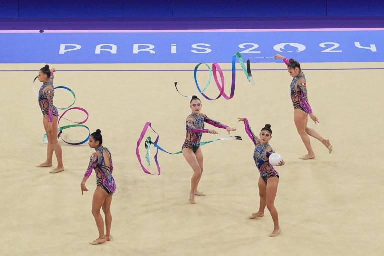 Conjunto mexicano de gimnasia rítmica vive histórico debut en París 2024