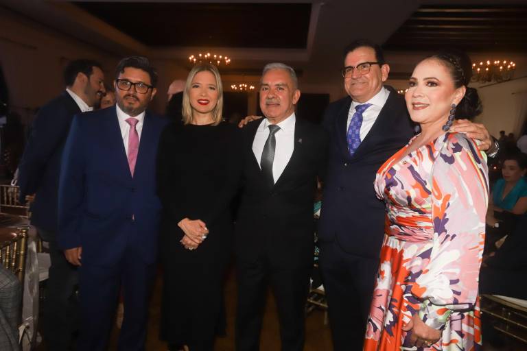 Reciben fundadores de Panamá, Ignacio Osuna y Olivia Vidaurri distinción en ‘Amores y Sabores 2023’