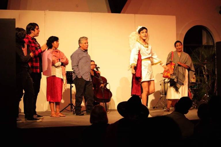 Disfrutan mazatlecos de la pastorela ‘Me canso ganso’, en el Museo de Arte Mazatlán