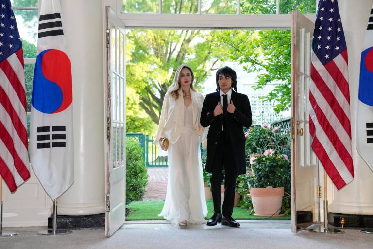 Visitan Angelina Jolie y su hijo Maddox la Casa Blanca