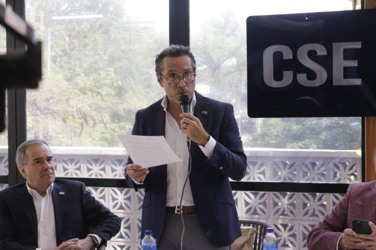 Empresarios piden que se abran escuelas en Sinaloa; Quirino buscará vacunas contra el Covid-19 para todos los docentes