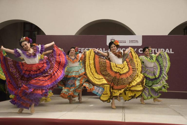 Con Festival Cultural conmemoran el Día de la Bandera en Culiacán