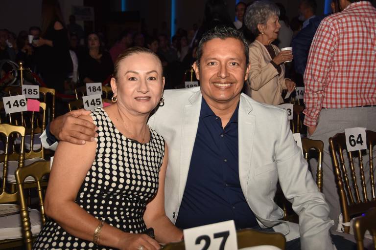 Dialogan sinaloenses con Denise Dresser sobre el futuro de México