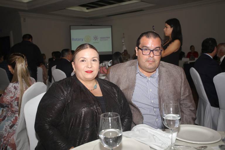 Martín Sánchez toma el mando de Club Rotario Mazatlán Norte