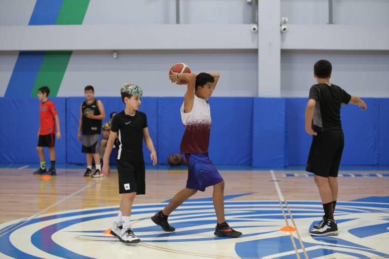 Equipo mexicano de baloncesto se prepara en Mazatlán para torneo en Colombia