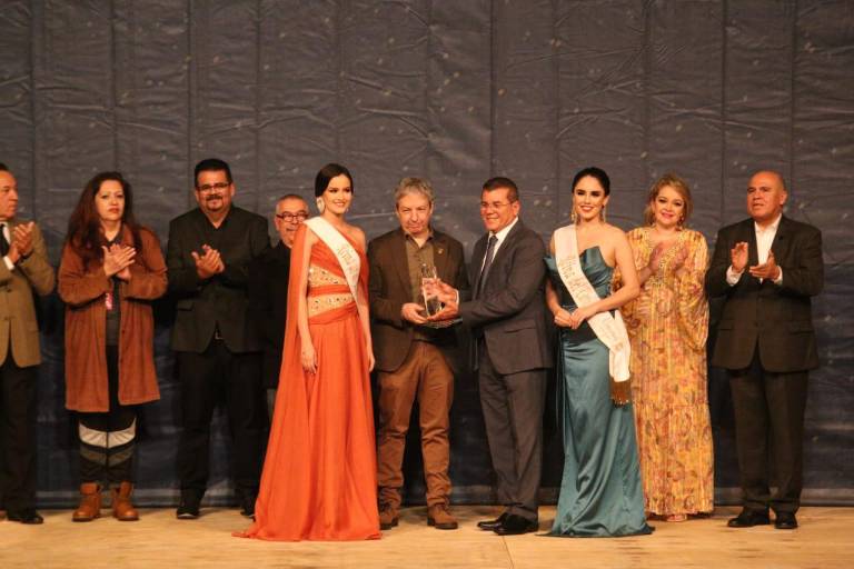 Recibe David Toscana el Premio Mazatlán de Literatura 2023