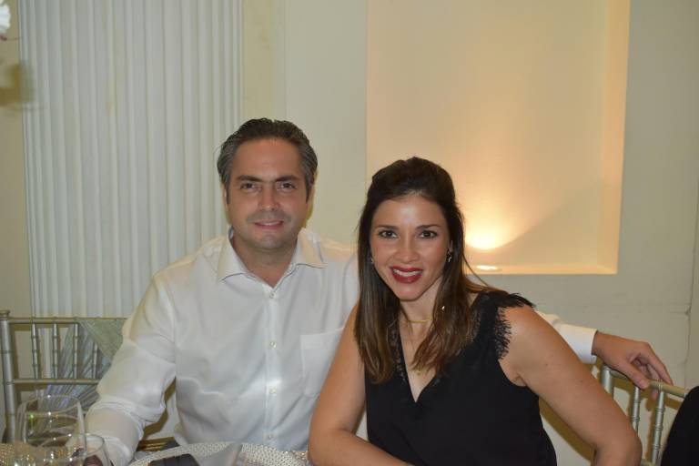 Bomberos de Culiacán culminan sus festejos en una cena baile