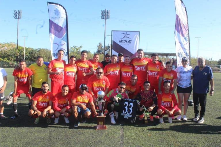 Es SNTE Sección 53 nuevo campeón de la Liga de Futbol Burócrata