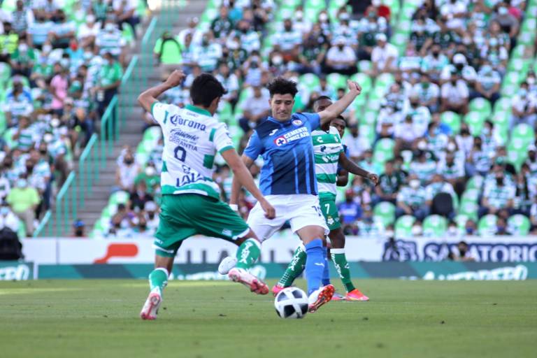 Santos y Cruz Azul empatan en el Territorio Santos Modelo