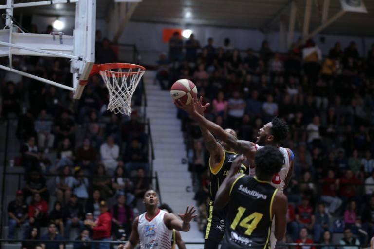 Caballeros de Culiacán naufraga en Guaymas