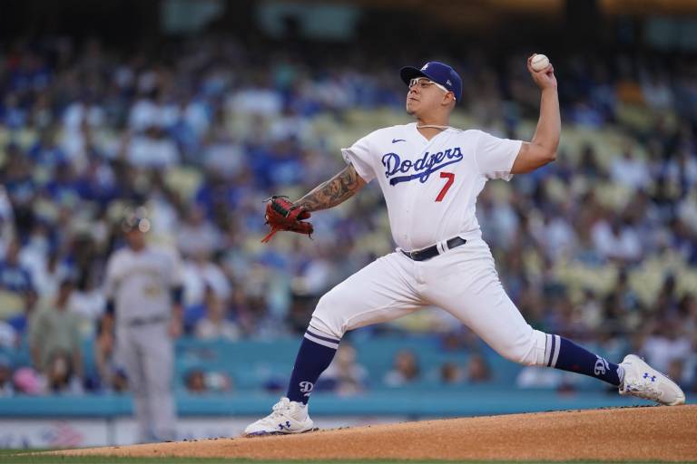 Canelo, el América, Borgetti, Rocha Moya y Tomateros, entre otros, felicitan a Julio Urías por sus 20 victorias