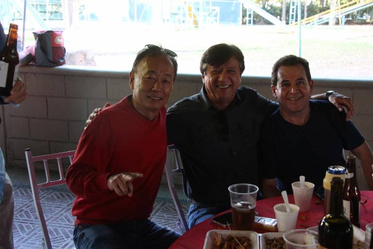 Ex alumnos del ICH disfrutan su tradicional reunión de fin de año