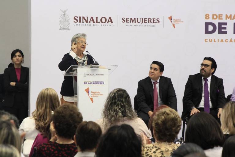 Reconocen a 46 mujeres sinaloenses por su contribución y legado a la sociedad