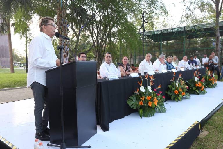 ‘Hicieron una buena inversión con nosotros’, dice Ernesto Coppel en la inauguración del Acuario