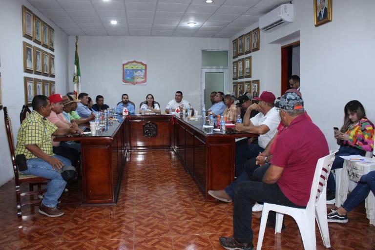 Reúne Protección Civil a síndicos y comisarios de Escuinapa para acordar acciones