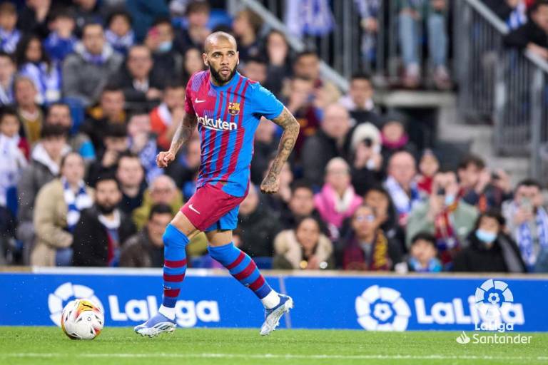 El brasileño Dani Alves le hace guiños a la afición de la Liga MX en redes sociales